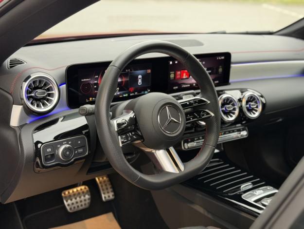 MERCEDES-BENZ CLA 180 Coupé AMG Pack Night Pano Facelift  