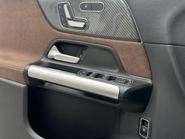 MERCEDES-BENZ GLA 200 d AMG Line  GLA 200 d AMG Line