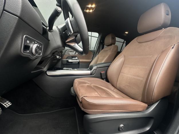 MERCEDES-BENZ GLA 200 d AMG Line  GLA 200 d AMG Line