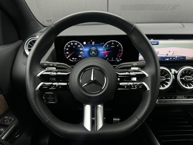 MERCEDES-BENZ GLA 200 d AMG Line  GLA 200 d AMG Line