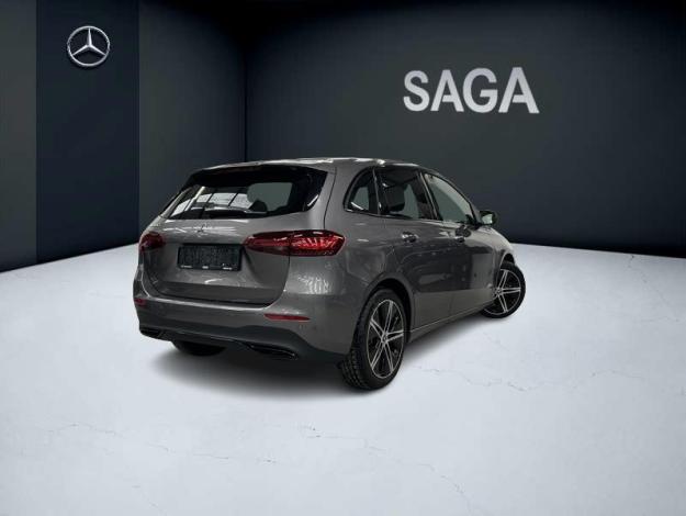 MERCEDES-BENZ B 180 Luxury Line Toit Pano Pack Night  