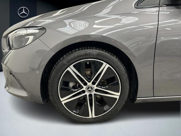 MERCEDES-BENZ B 180 Luxury Line Toit Pano Pack Night  