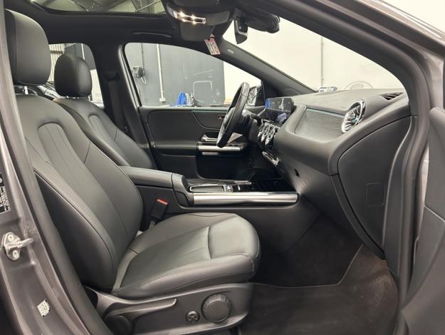 MERCEDES-BENZ B 180 Luxury Line Toit Pano Pack Night  