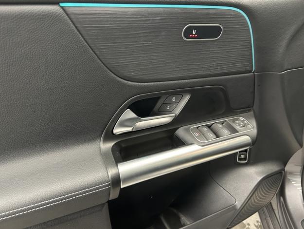 MERCEDES-BENZ B 180 Luxury Line Toit Pano Pack Night  