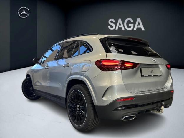 MERCEDES-BENZ GLA 180   Star Edition