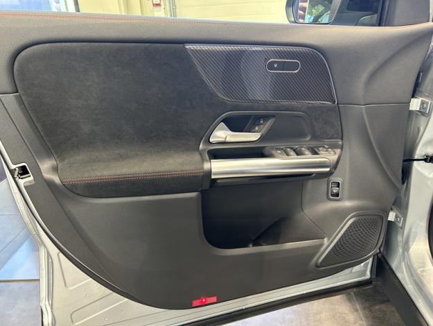 MERCEDES-BENZ GLA 180   Star Edition