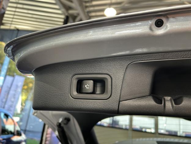 MERCEDES-BENZ GLA 180   Star Edition