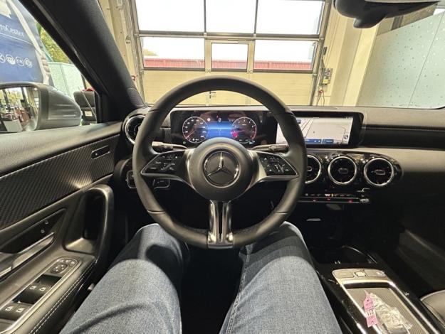 MERCEDES-BENZ A 180   Business Line