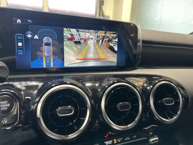 MERCEDES-BENZ A 180   Business Line