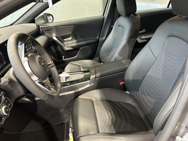 MERCEDES-BENZ A 180   Business Line