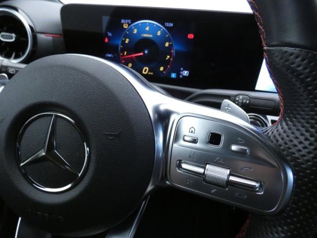 MERCEDES-BENZ Classe A 180 AMG Line  