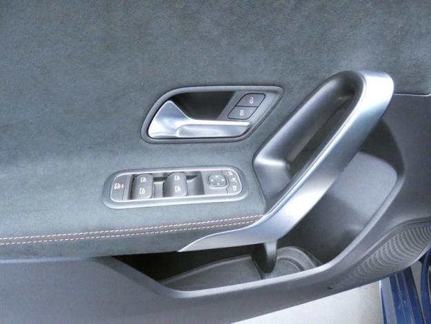 MERCEDES-BENZ Classe A 180 AMG Line  