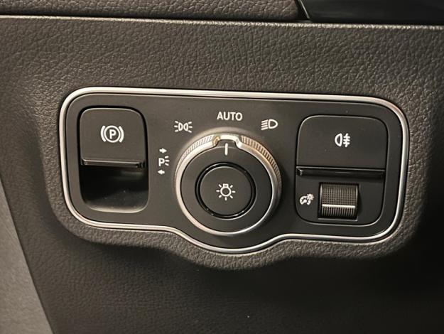 MERCEDES-BENZ GLA 200 d AMG Line  