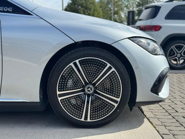 MERCEDES-BENZ EQE 300 AMG Line "Tech Edition" + HyperScreen - 5 ans GARANTIE !! 