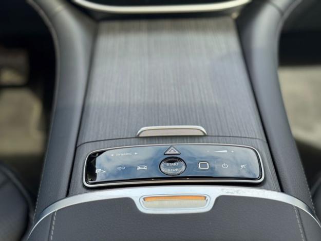 MERCEDES-BENZ EQE 300 AMG Line "Tech Edition" + HyperScreen - 5 ans GARANTIE !! 