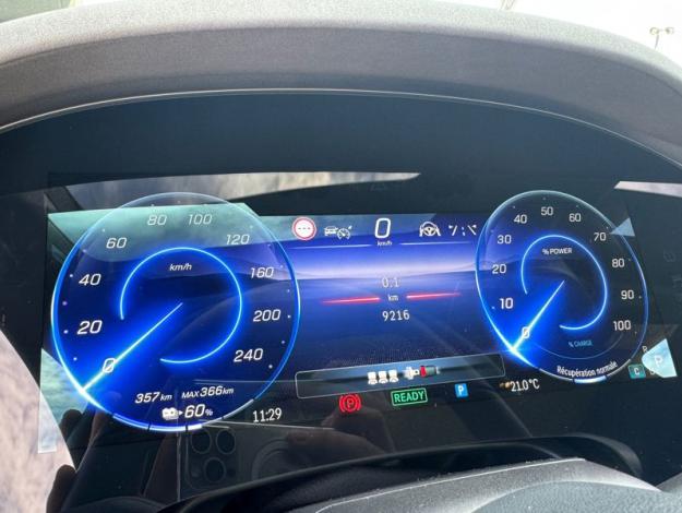 MERCEDES-BENZ EQE 300 AMG Line "Tech Edition" + HyperScreen - 5 ans GARANTIE !! 