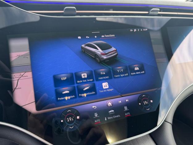 MERCEDES-BENZ EQE 300 AMG Line "Tech Edition" + HyperScreen - 5 ans GARANTIE !! 