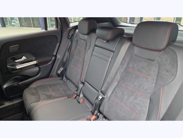 MERCEDES-BENZ GLA 200 d AMG Line  GLA 200 d AMG Line