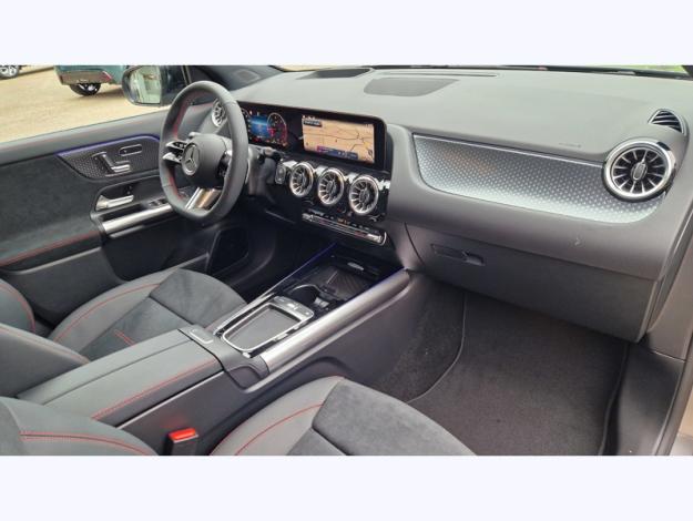 MERCEDES-BENZ GLA 200 d AMG Line  GLA 200 d AMG Line