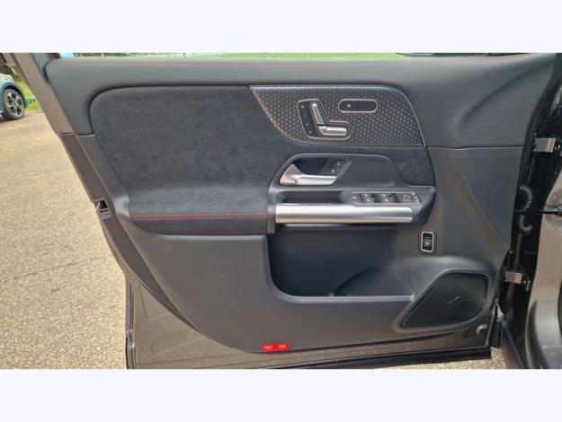 MERCEDES-BENZ GLA 200 d AMG Line  GLA 200 d AMG Line