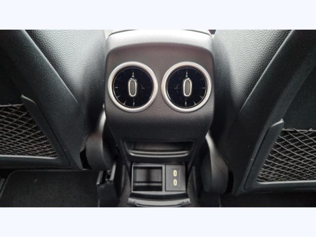 MERCEDES-BENZ GLA 200 d AMG Line  GLA 200 d AMG Line