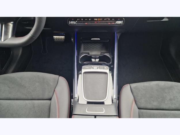 MERCEDES-BENZ GLA 200 d AMG Line  GLA 200 d AMG Line