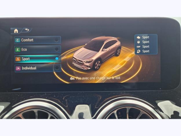 MERCEDES-BENZ GLA 200 d AMG Line  GLA 200 d AMG Line