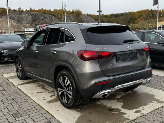 MERCEDES-BENZ GLA 180 d Luxury Line  