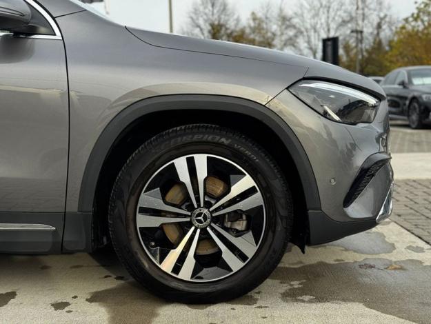 MERCEDES-BENZ GLA 180 d Luxury Line  