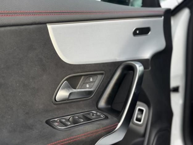 MERCEDES-BENZ CLA 200 d AMG Line  