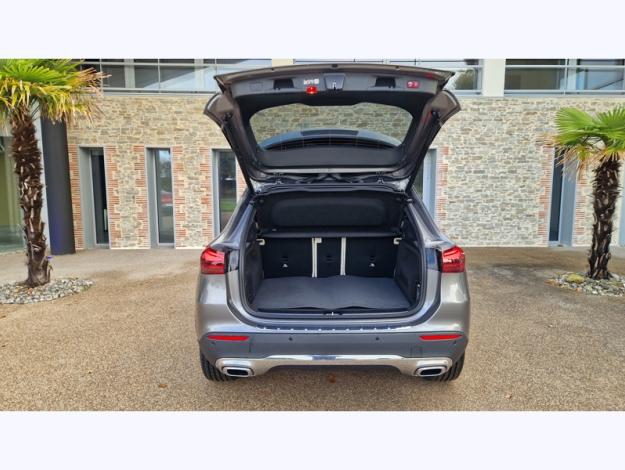 MERCEDES-BENZ GLA 180 Progressive Line  GLA 180 Progressive Line