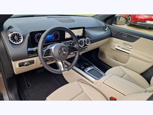 MERCEDES-BENZ GLA 180 Progressive Line  GLA 180 Progressive Line