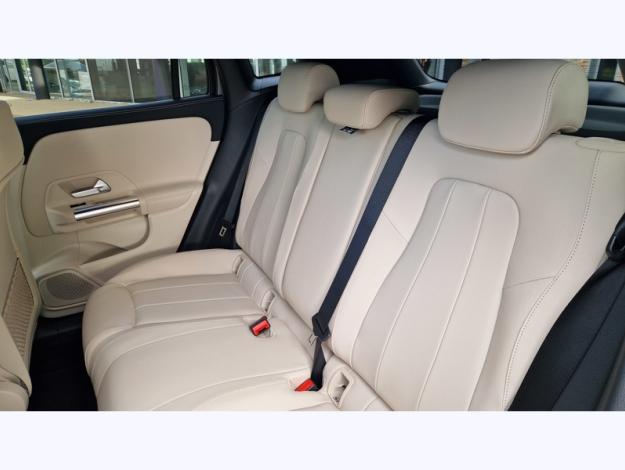 MERCEDES-BENZ GLA 180 Progressive Line  GLA 180 Progressive Line