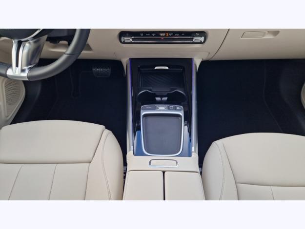 MERCEDES-BENZ GLA 180 Progressive Line  GLA 180 Progressive Line