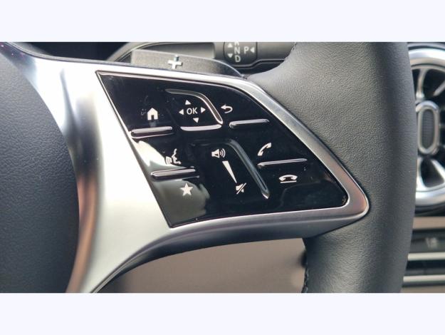 MERCEDES-BENZ GLA 180 Progressive Line  GLA 180 Progressive Line