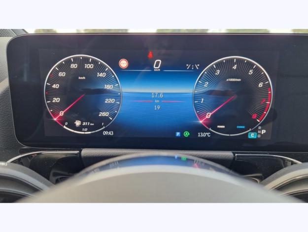 MERCEDES-BENZ GLA 180 Progressive Line  GLA 180 Progressive Line