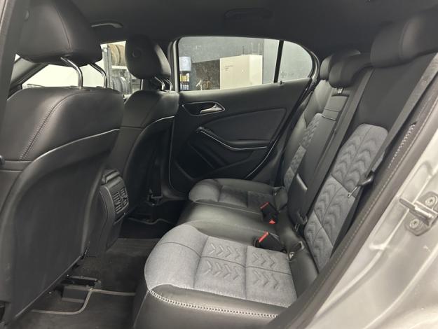 MERCEDES-BENZ GLA-Klasse GLA 180 Off-Roader