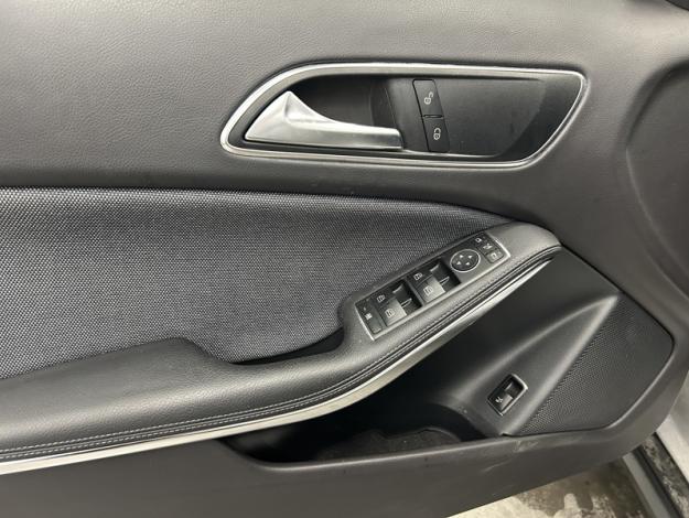 MERCEDES-BENZ GLA-Klasse GLA 180 Off-Roader