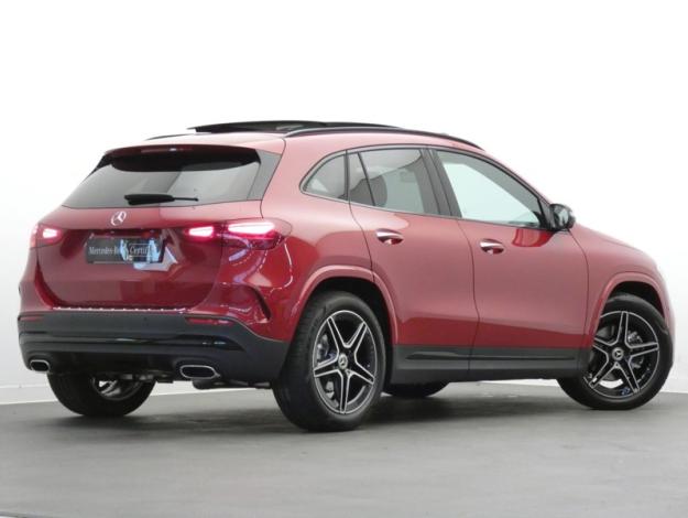 MERCEDES-BENZ GLA 200 d AMG Line  GLA 200 d AMG Line