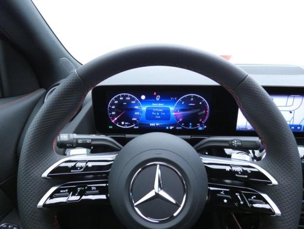 MERCEDES-BENZ GLA 200 d AMG Line  GLA 200 d AMG Line