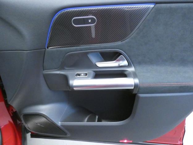 MERCEDES-BENZ GLA 200 d AMG Line  GLA 200 d AMG Line