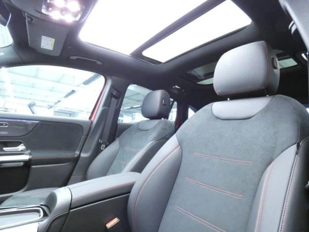 MERCEDES-BENZ GLA 200 d AMG Line  GLA 200 d AMG Line