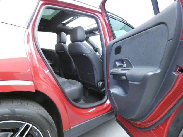 MERCEDES-BENZ GLA 200 d AMG Line  GLA 200 d AMG Line