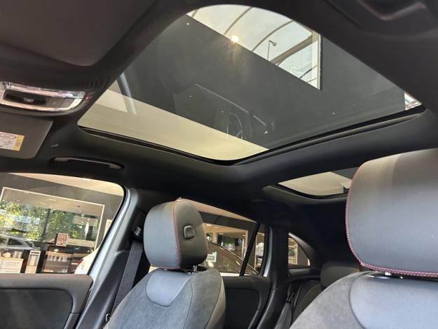 MERCEDES-BENZ EQA 250 +  