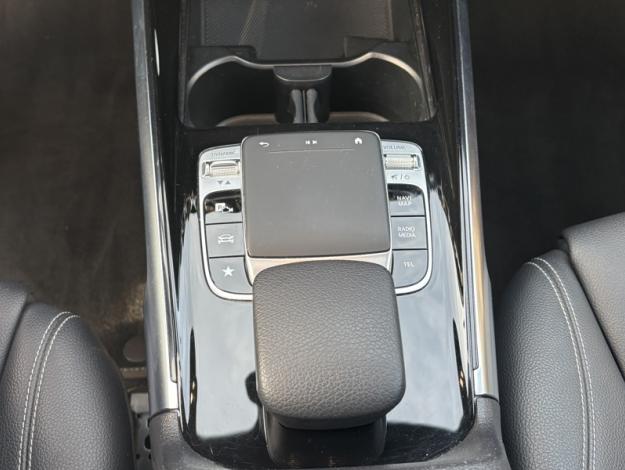 MERCEDES-BENZ GLB 180 d Business Line  