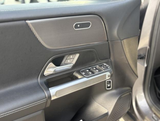 MERCEDES-BENZ GLB 180 d Business Line  