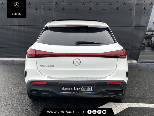 MERCEDES-BENZ EQA 250 AMG Line  