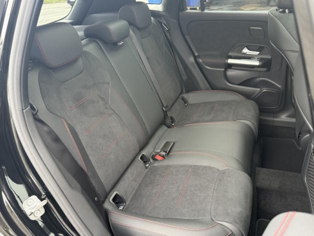 MERCEDES-BENZ GLA 200 d AMG Line  GLA 200 d AMG Line