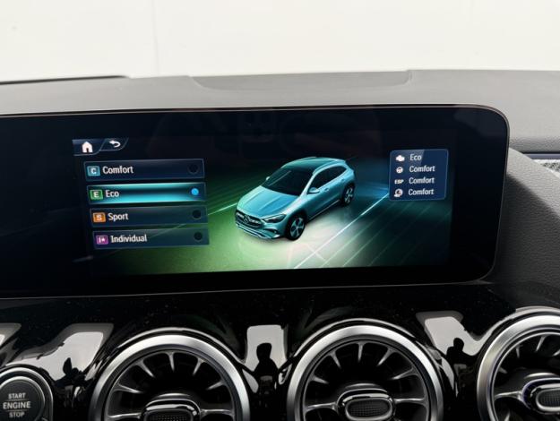 MERCEDES-BENZ GLA 200 d AMG Line  GLA 200 d AMG Line