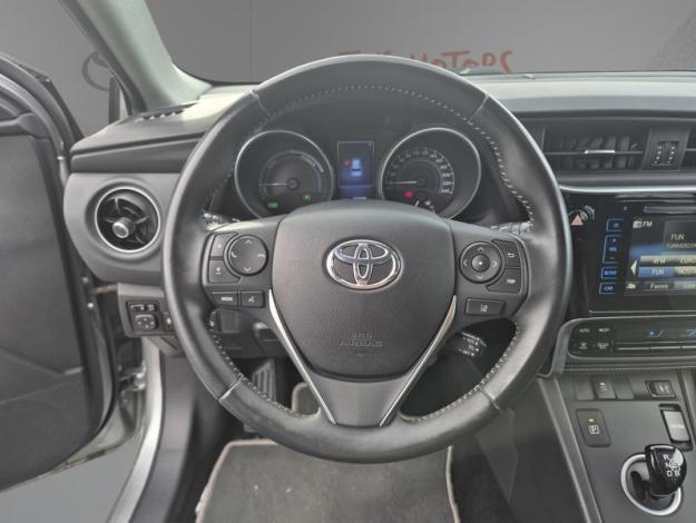 TOYOTA Auris 1.8 HYBRID 136h DESIGN  